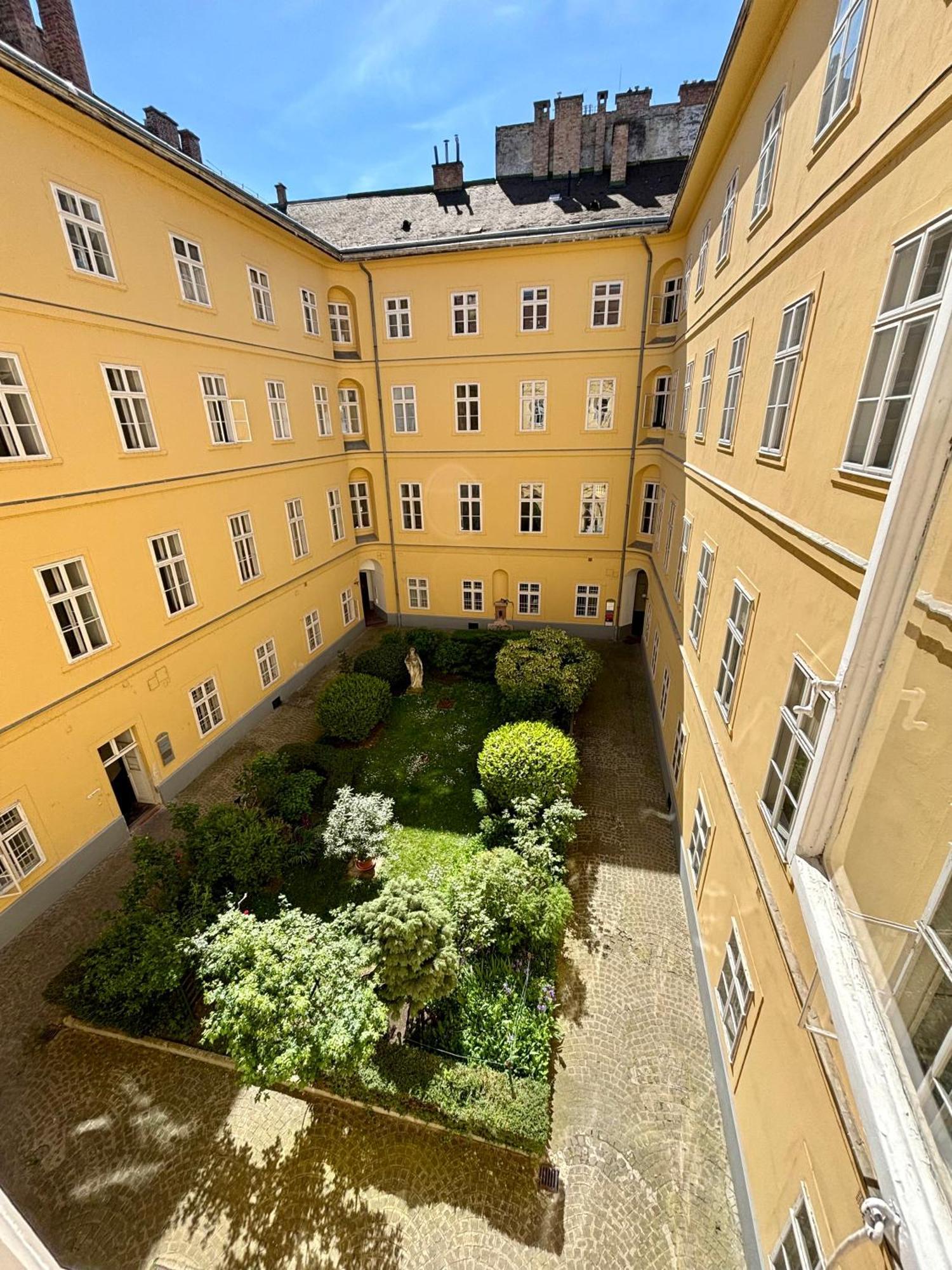 Chez Marie Budapest Eksteriør bilde